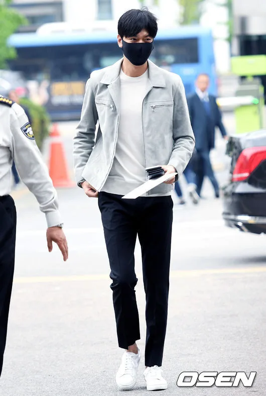 Lee Min Ho & Suzy tuyên bố đường ai nấy đi Lee Min Ho & Suzy tuyên bố đường ai nấy đi