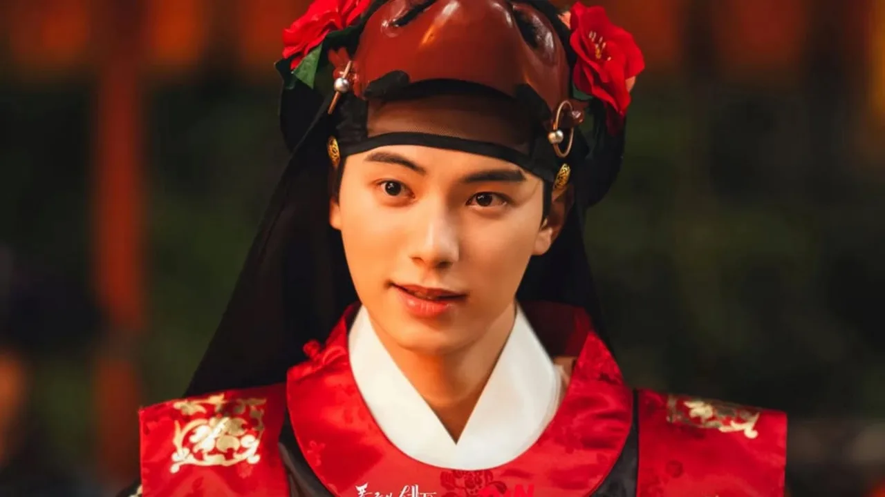 Lee Heon giải cứu Ji Yeong trong tập 3 ngự trù của bạo chúa