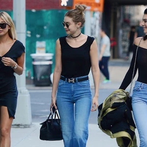 Gợi ý mặc đẹp cho hội bạn thân như các IT-girl