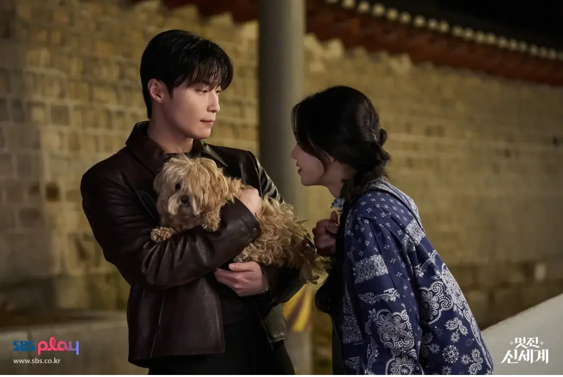 thời trang Lim Ji Yeon trong "Kẻ thù hoàng gia của tôi"