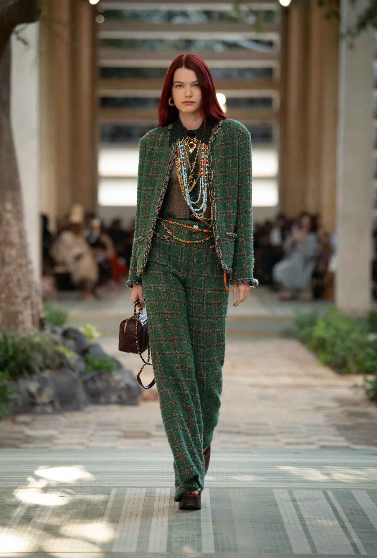 CHANEL Métiers d’art DAKAR 2022/23 look 3