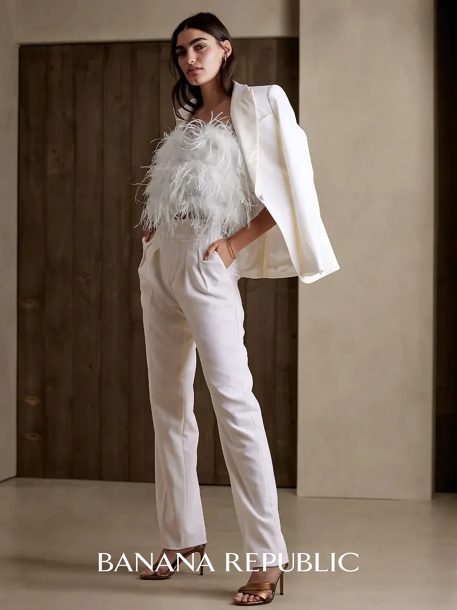trang phục trắng Banana Republic Holiday Fantasy