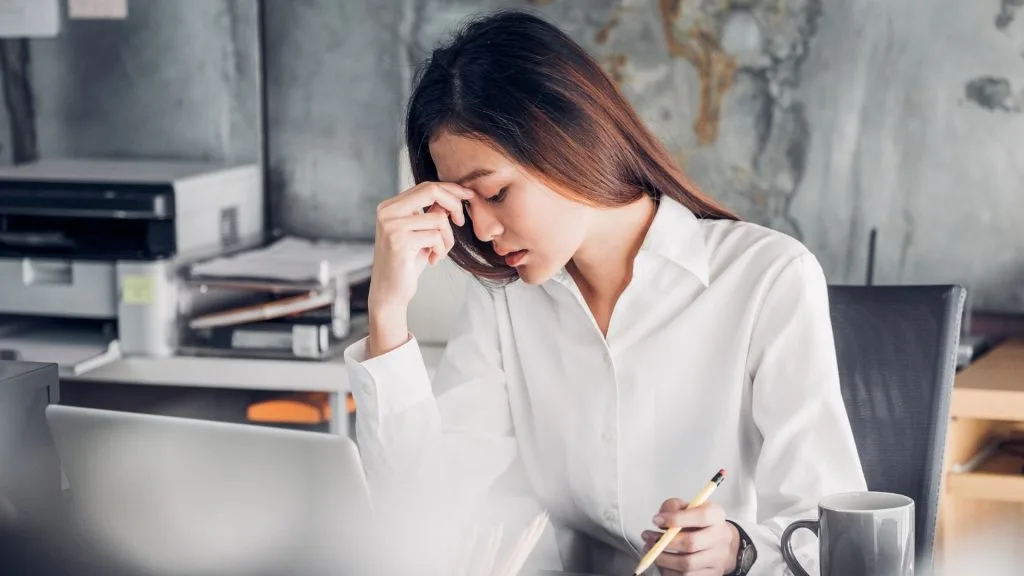 Chăm sóc da mặt-Cô gái đang làm việc. Chăm sóc da mặt-Cô gái đang làm việc.