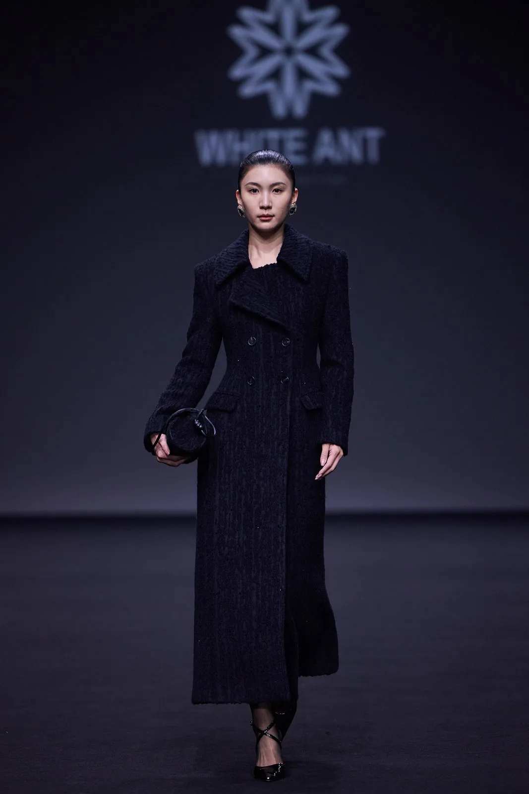 BST White Ant Thu-Đông 2026