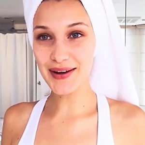 Bella Hadid hướng dẫn cách trang điểm đẹp chưa đến 5 phút
