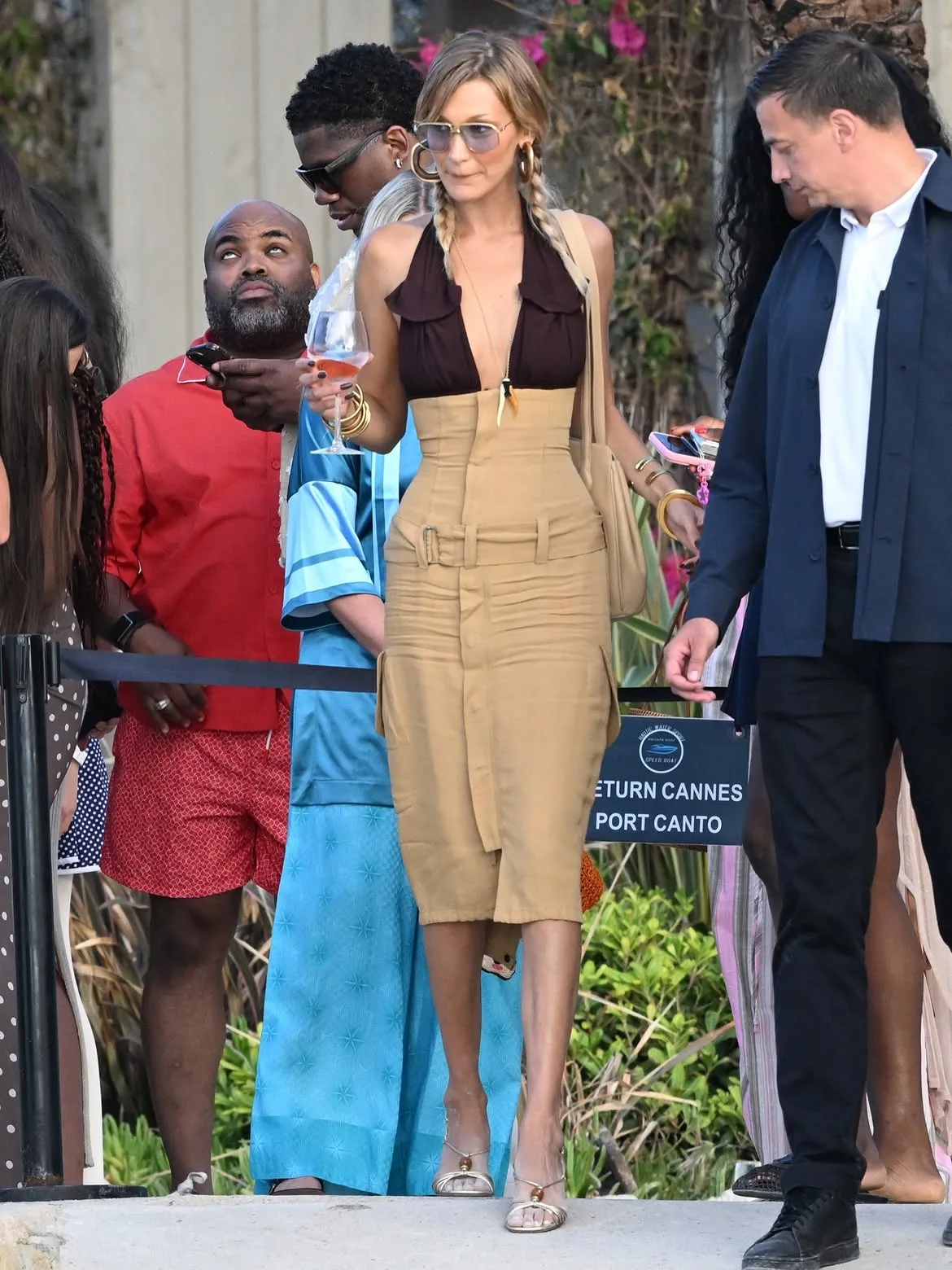 Bella Hadid trong thiết kế
Jean-Paul Gaultier Vintage Dress.