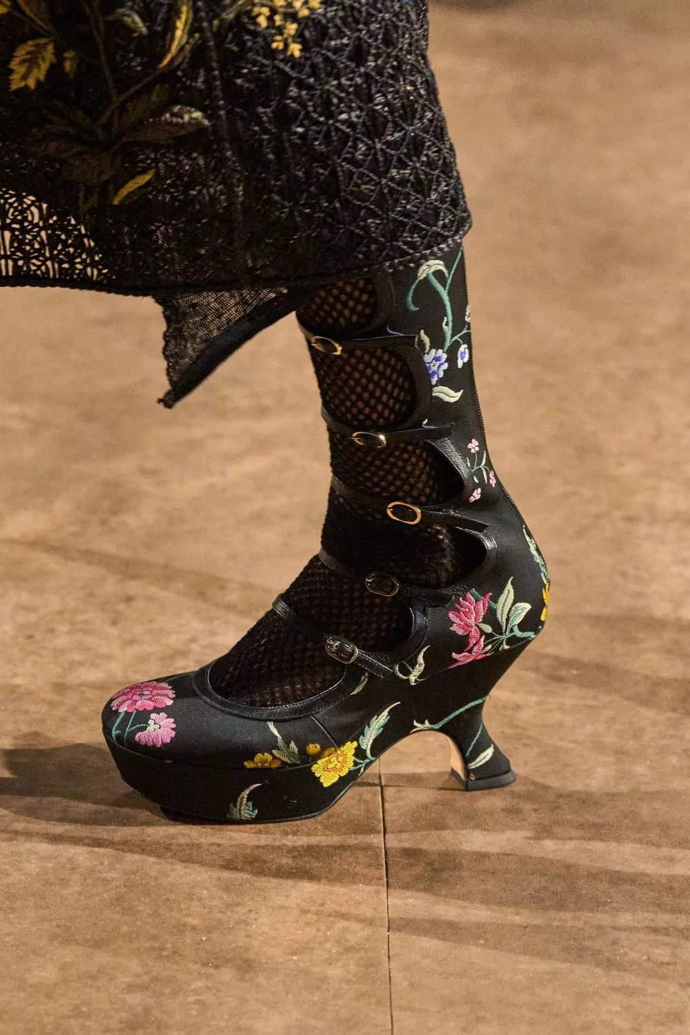 CD xuân hè detail giày kitten heel