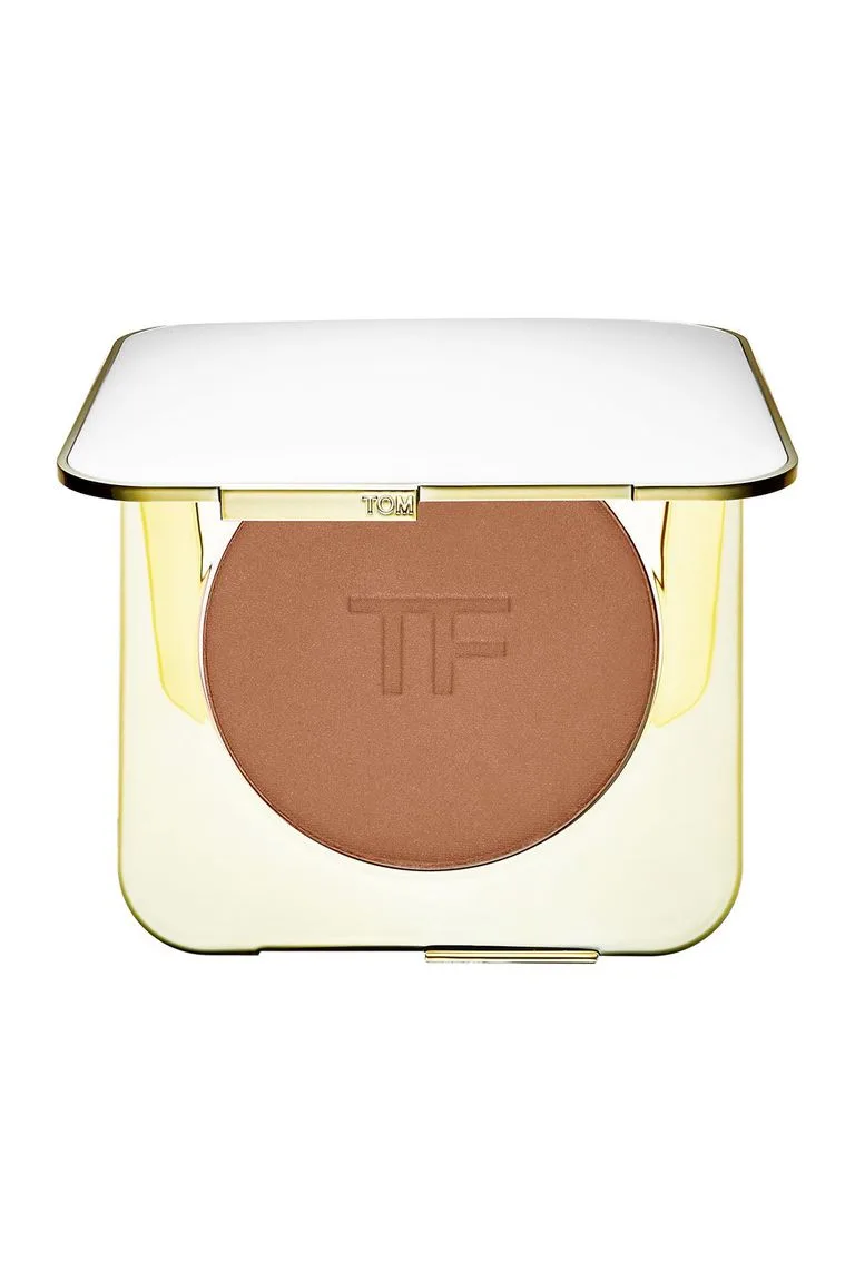sử dụng Tom Ford Bronzing Powder in Gold Dust là cách làm mặt nhỏ sử dụng Tom Ford Bronzing Powder in Gold Dust là cách làm mặt nhỏ