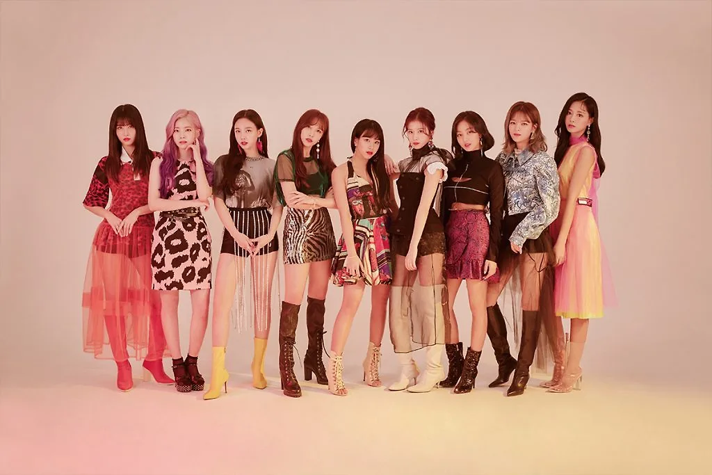 phong cách thời trang của twice 3