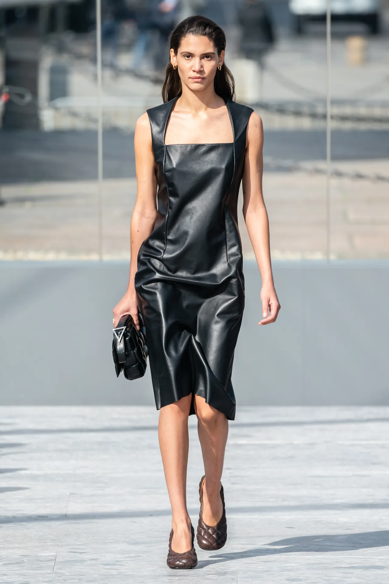 BST đầu tiên của Daniel Lee dành cho Bottega Veneta