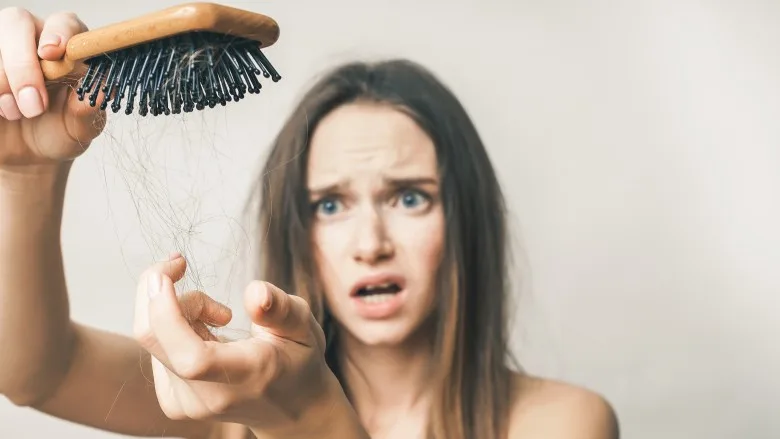 nguyên nhân rụng tóc 7 nguyên nhân rụng tóc 7