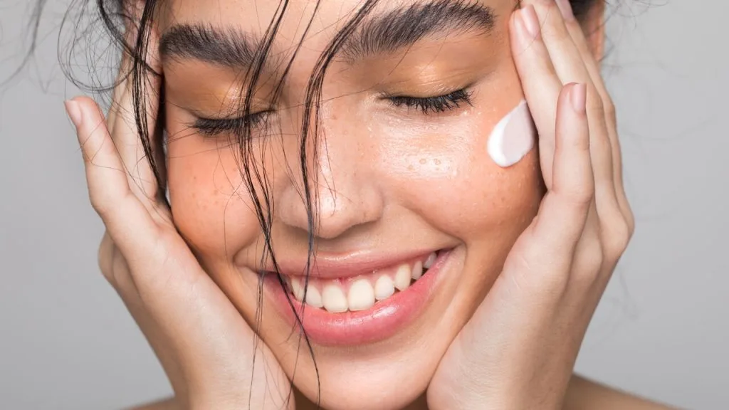 Skincare routine cho da dầu mụn