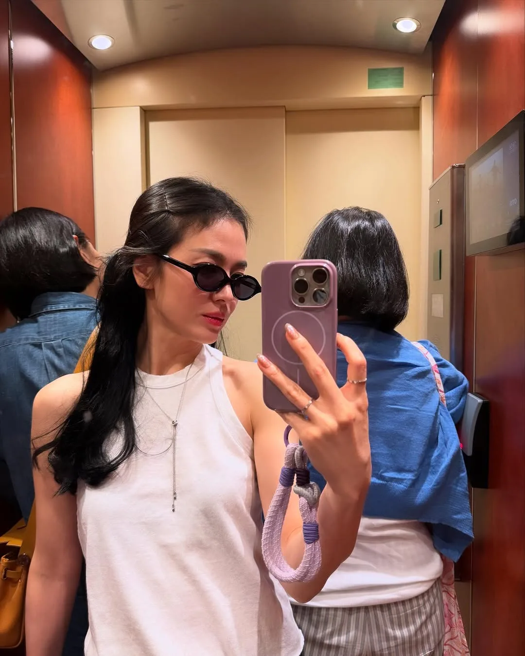 song hy kyo diện phụ kiện
