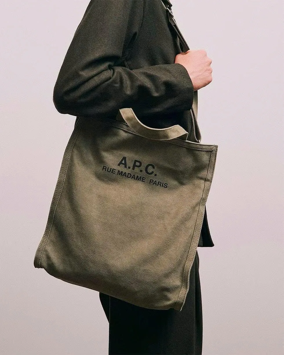 Thương hiệu APC ra mắt vào năm 1987