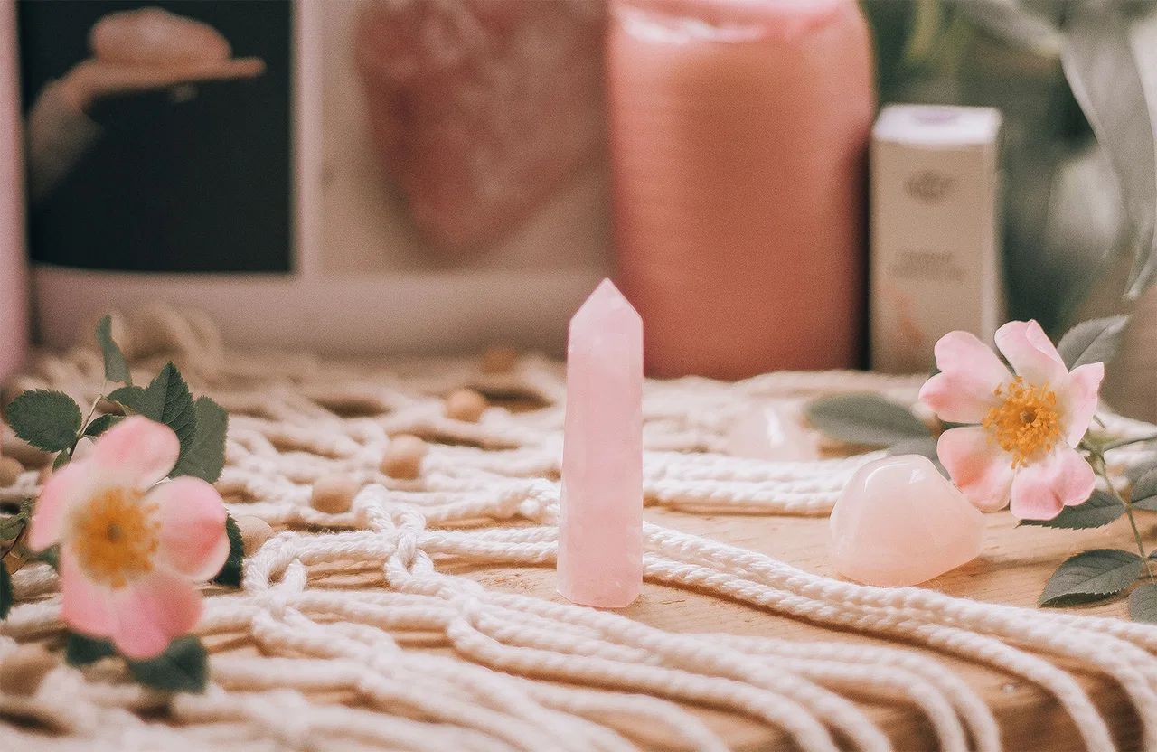 đá thạch anh hồng rose quartz