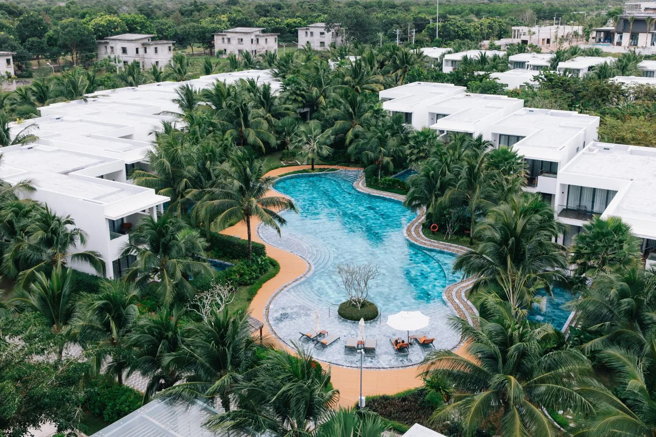 Khu villa và hồ bơi tại Angsana Hồ Tràm – địa điểm tổ chức sự kiện giới thiệu mặt nạ ngủ Laneige.
