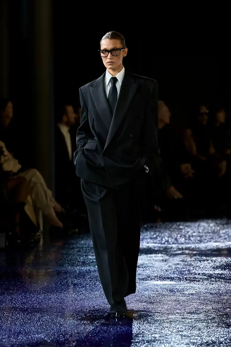 thời trang thập niên 80 & "Power Dressing"