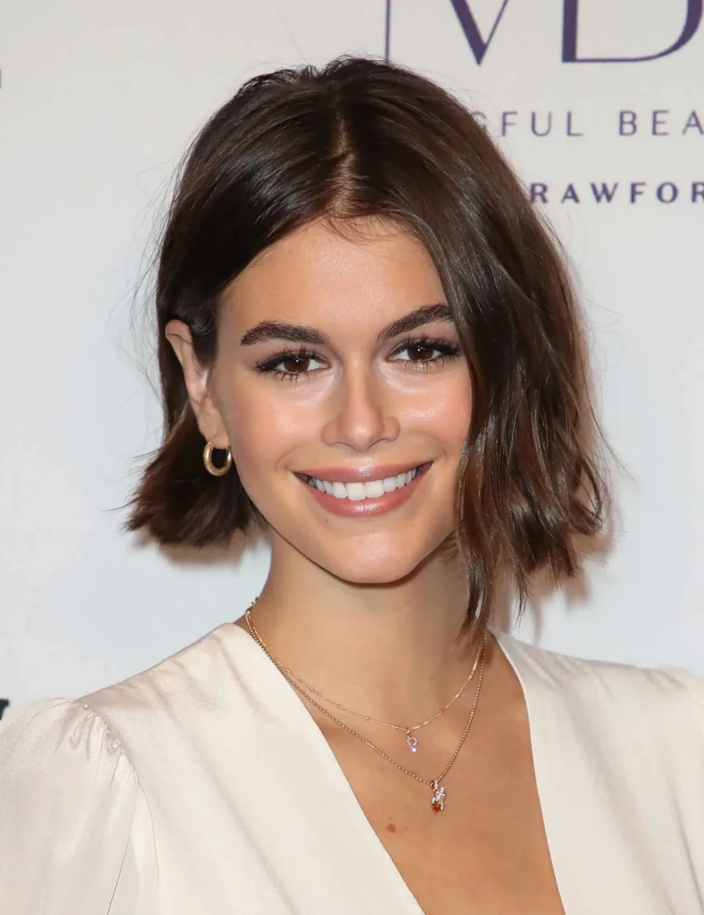 Chân mày rậm giúp Kaia Gerber toát lên được chiều sâu và thần thái của đôi mắt Kiểu này giúp Kaia Gerber toát lên được chiều sâu và thần thái của đôi mắt