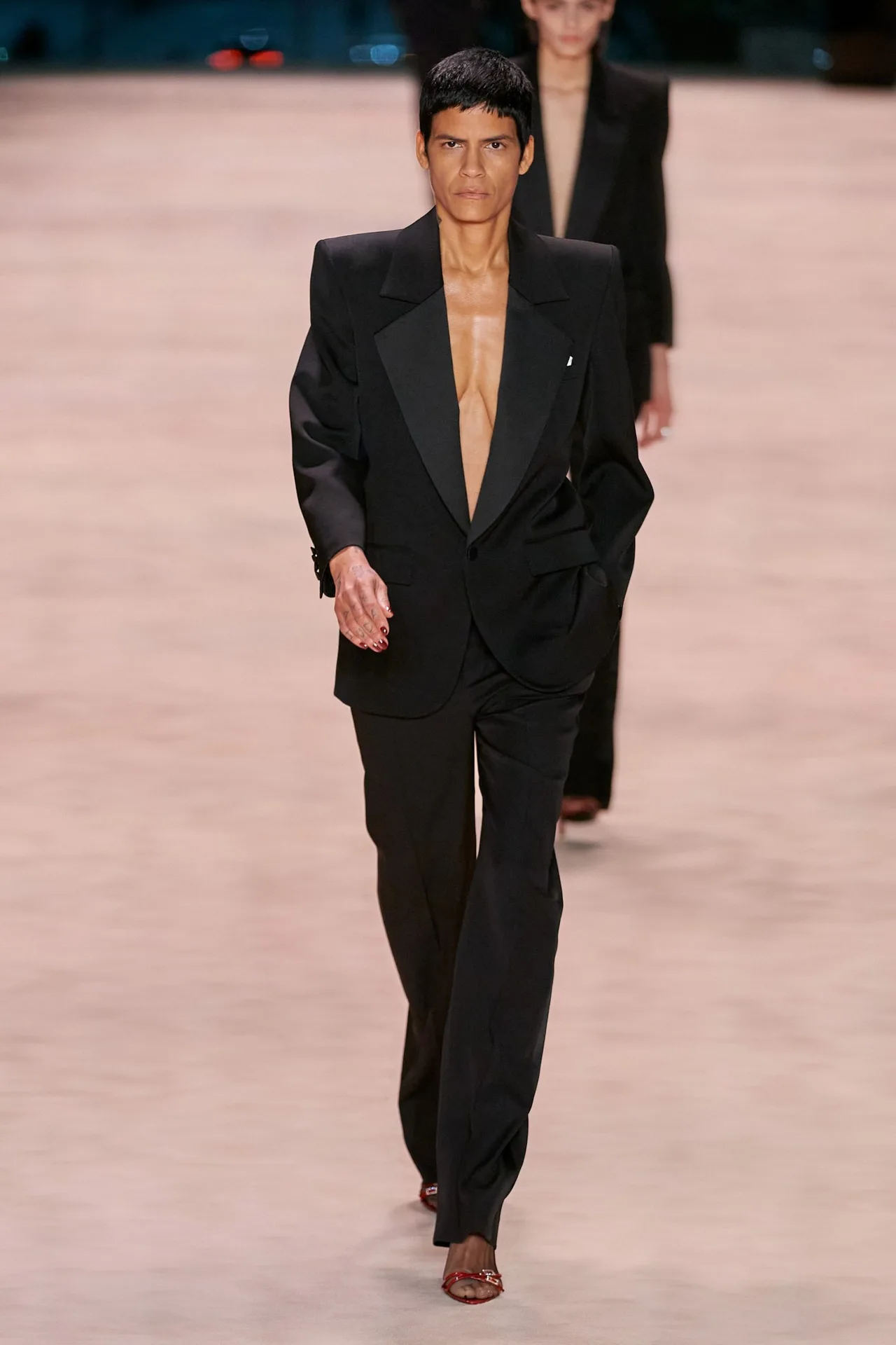 Saint Laurent ready-to-wear mùa Đông 2022 Look 53