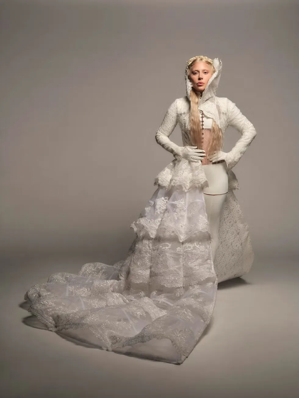 thiết kế đầm xoè lady gaga