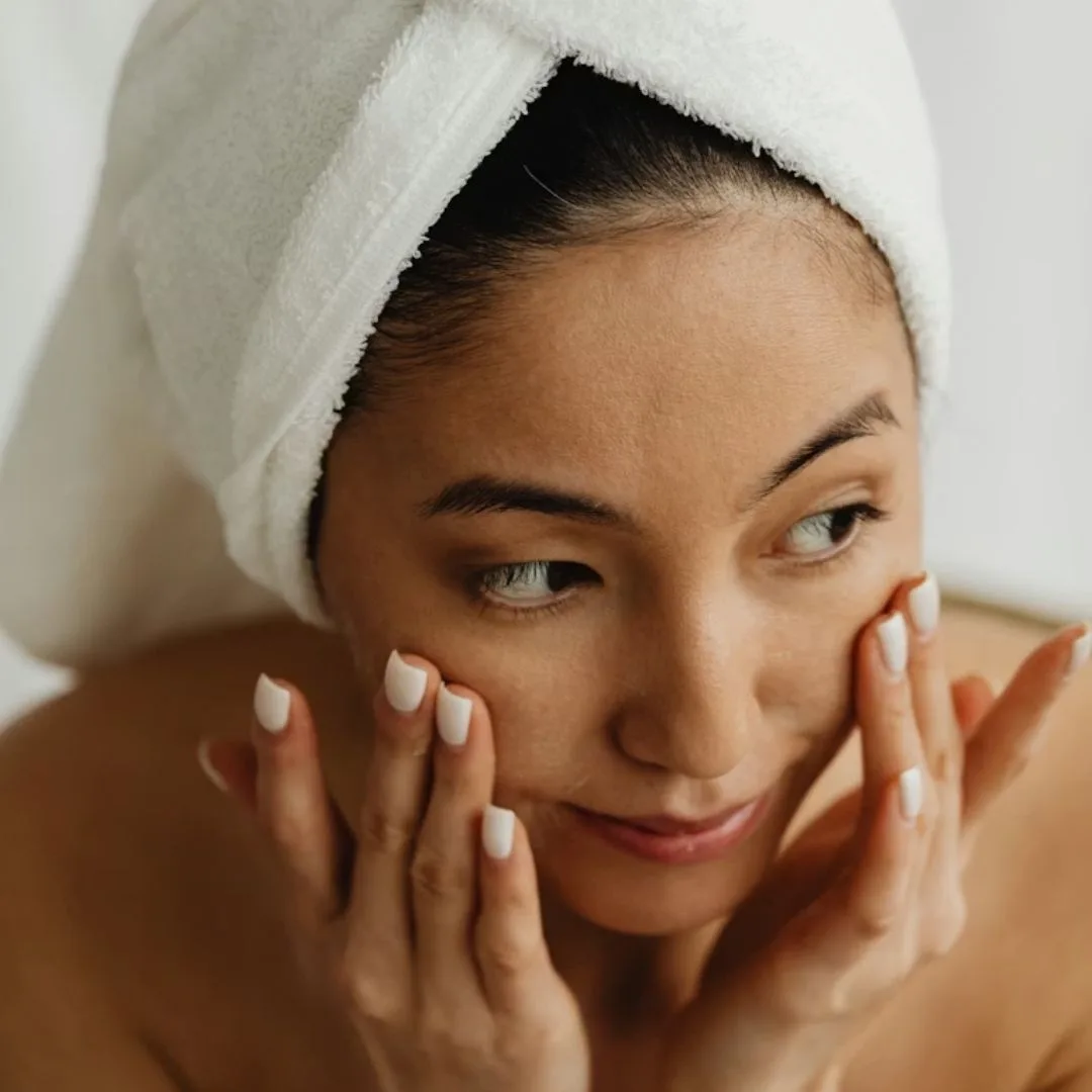 Duy trì quy trình chăm sóc da ổn định để giảm mụn trán