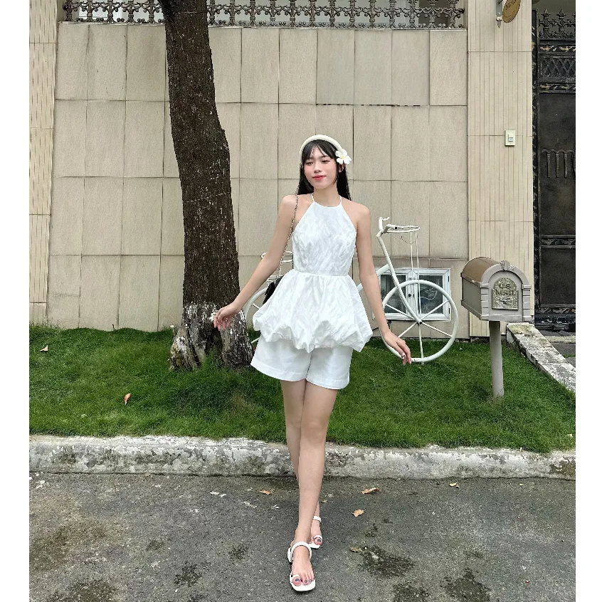 áo bí cổ yếm màu trắng