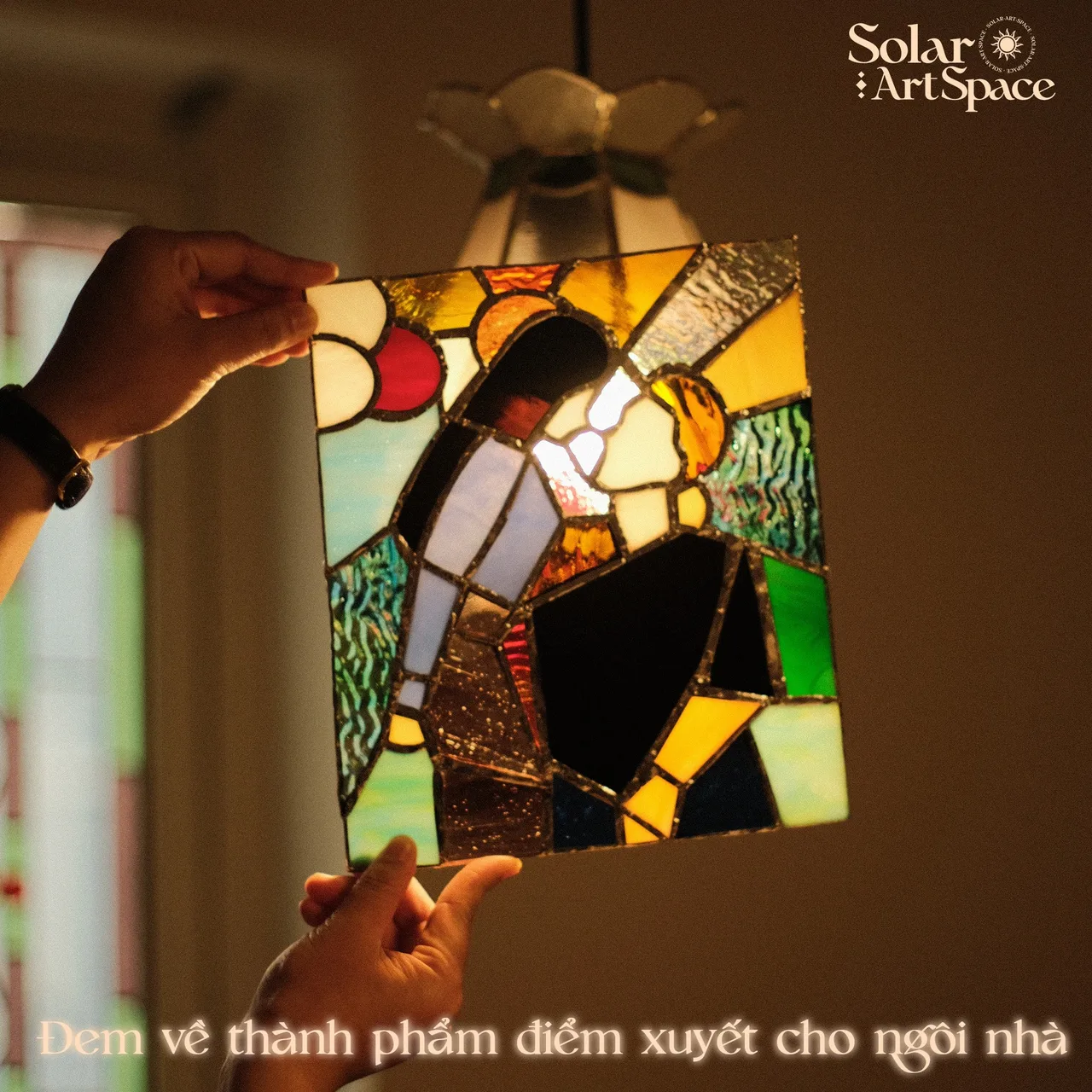 kính màu ở solar art space