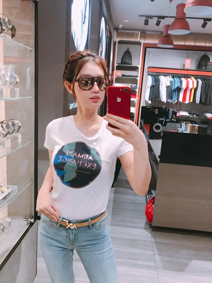 khai truong armani exchange - quynh chi - elle vietnam