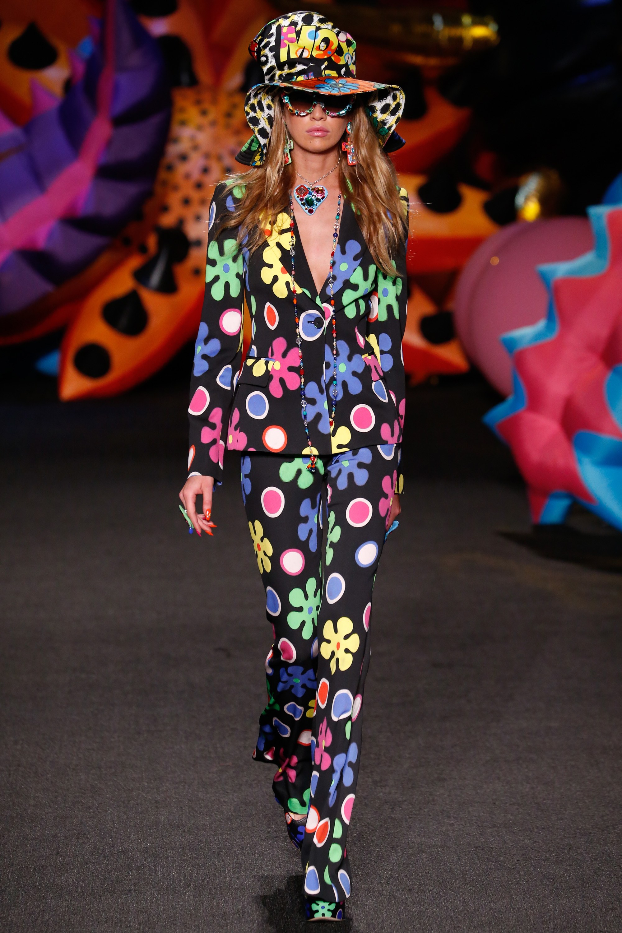 Bộ sưu tập thời trang Moschino Resort 2017 -ellevietnam 23