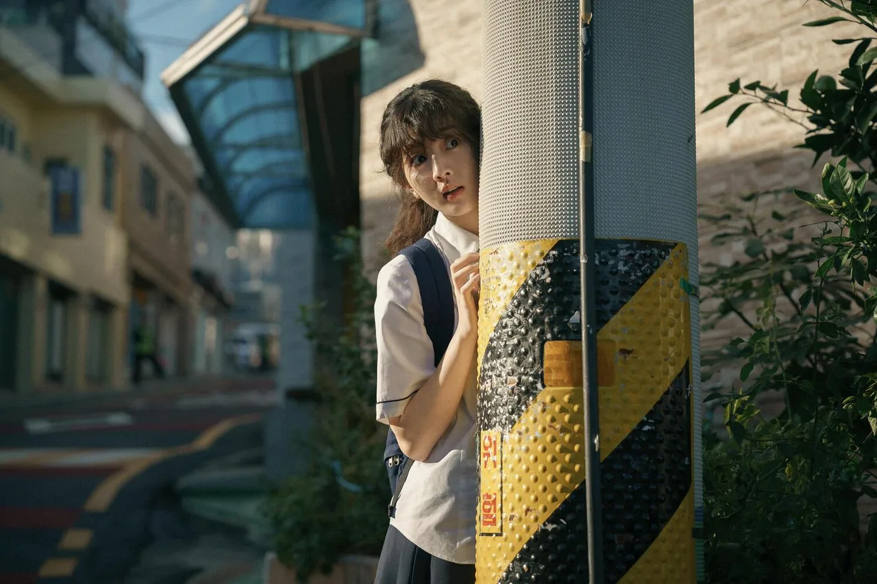 elle-review-love-untangled-netflix-2025-chuyen-tinh-toc-roi00003