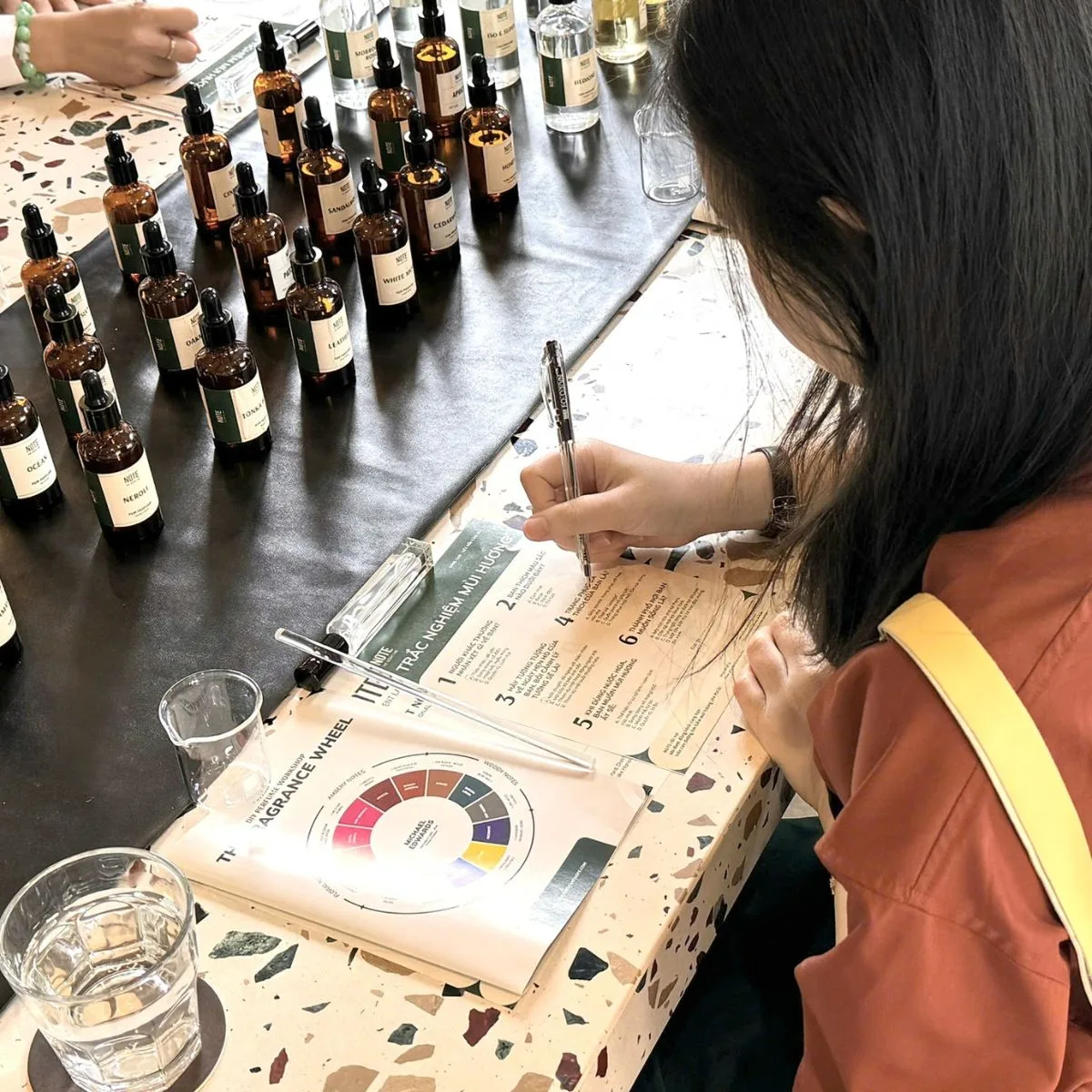 làm nước hoa tại note the scent lab