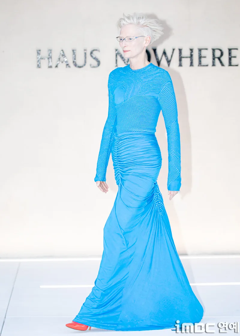 Thời trang Tilda Swinton tại event khai trương của Gentle Monster