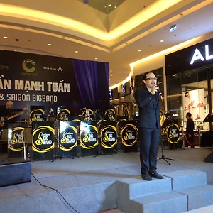 Trần Mạnh Tuấn “jazz hóa” nhạc phim kinh điển