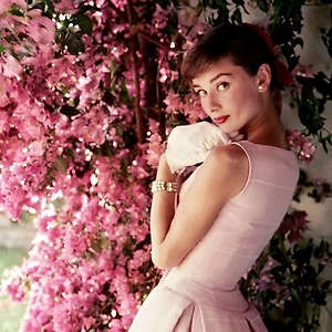 3 bí quyết theo đuổi thời trang cổ điển đẹp như Audrey Hepburn 7