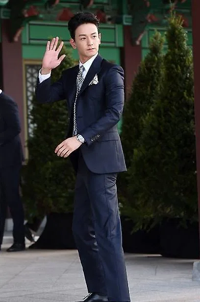 Song Joong Ki - elle 25