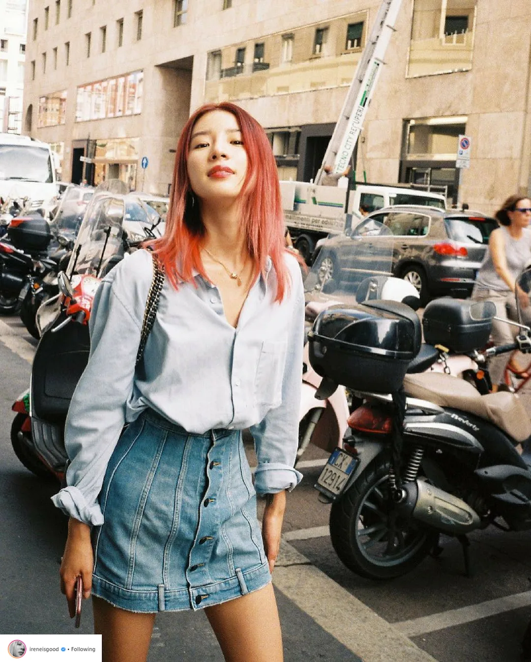Bí quyết tạo dáng chuyên nghiệp từ nữ hoàng street style xứ Hàn Irene Kim 22