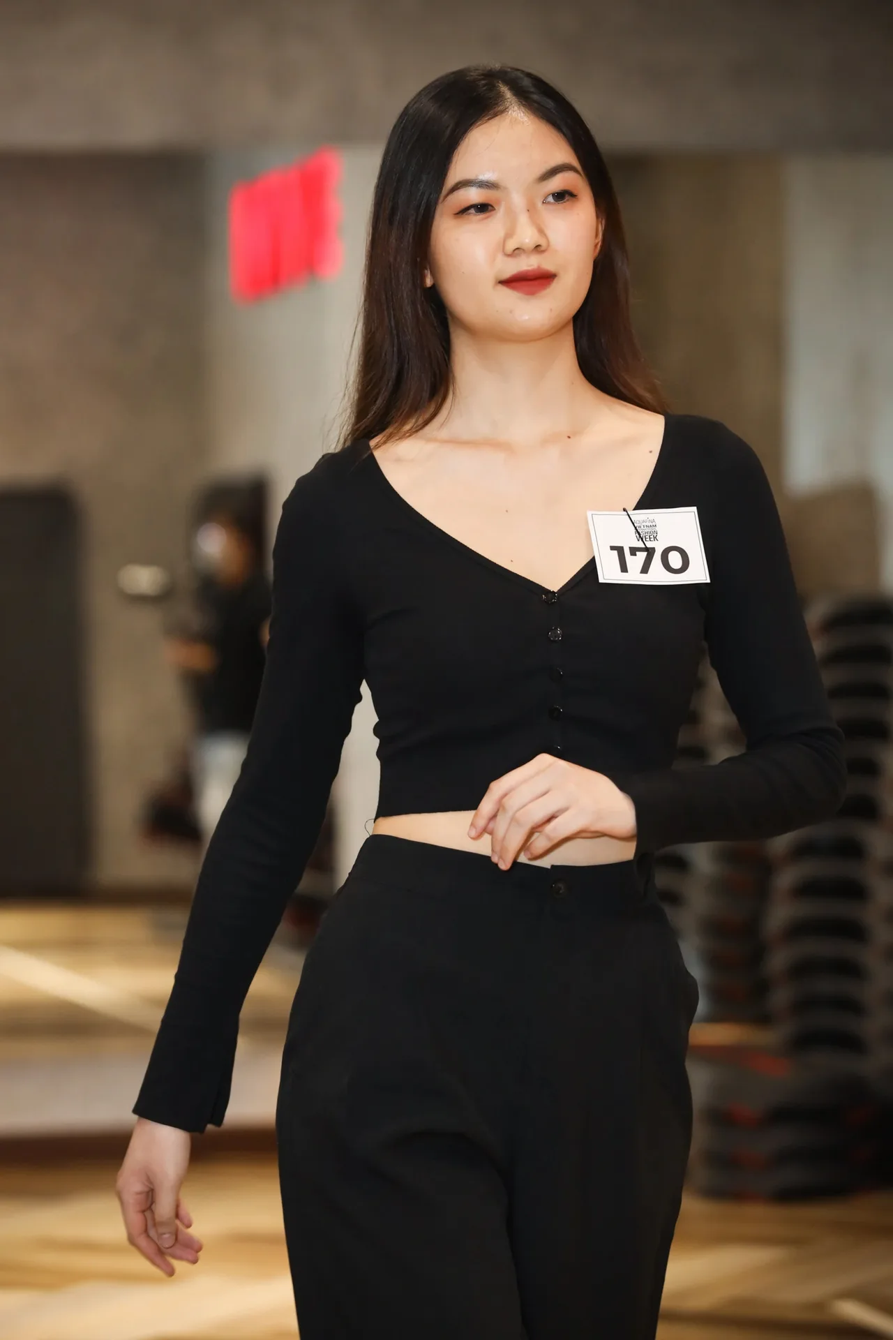 hơn 100 người mẫu casting cho BST thời trang của NTK Lê Long Dũng