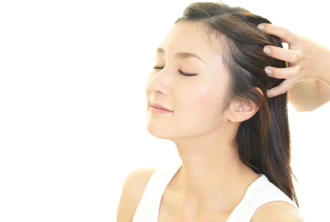 massage da đầu bằng dầu dưỡng massage da đầu bằng dầu dưỡng