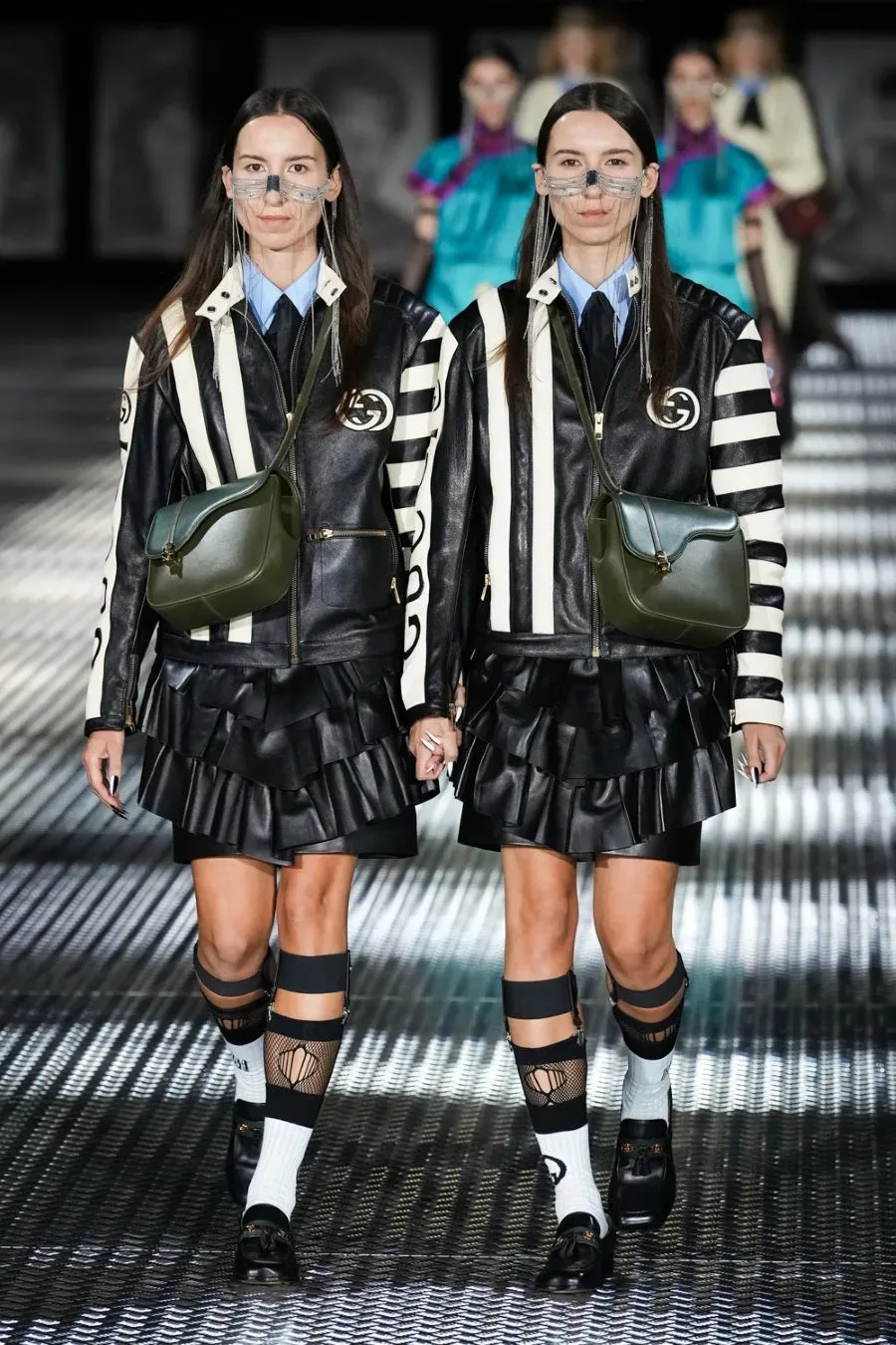 GG xuân hè 2023 look 38