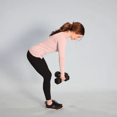 Chèo tạ đơn gập người với tay cầm rộng (Wide dumbbell bent-over row)