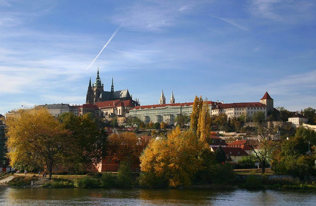 elle việt nam lâu đài Prague
