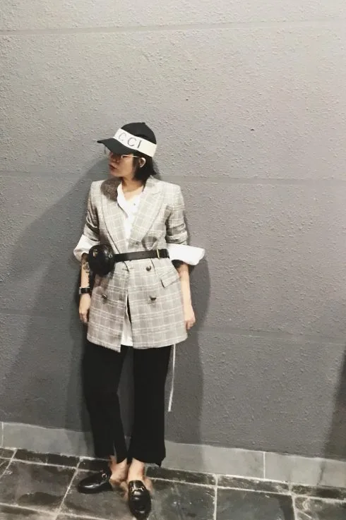 Các fashionista Việt mặc gì để nổi bật trong street style xuống phố tháng 2 Các fashionista Việt mặc gì để nổi bật trong street style xuống phố tháng 2