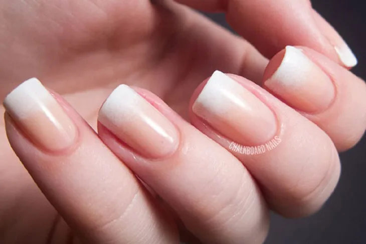 Mê mẫn với 10 kiểu móng tay đẹp cho ngày cưới 15 Mê mẫn với 10 kiểu móng tay đẹp cho ngày cưới 15