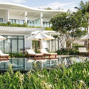 Khai trương resort 5 sao đầu tiên tại vịnh Cam Ranh