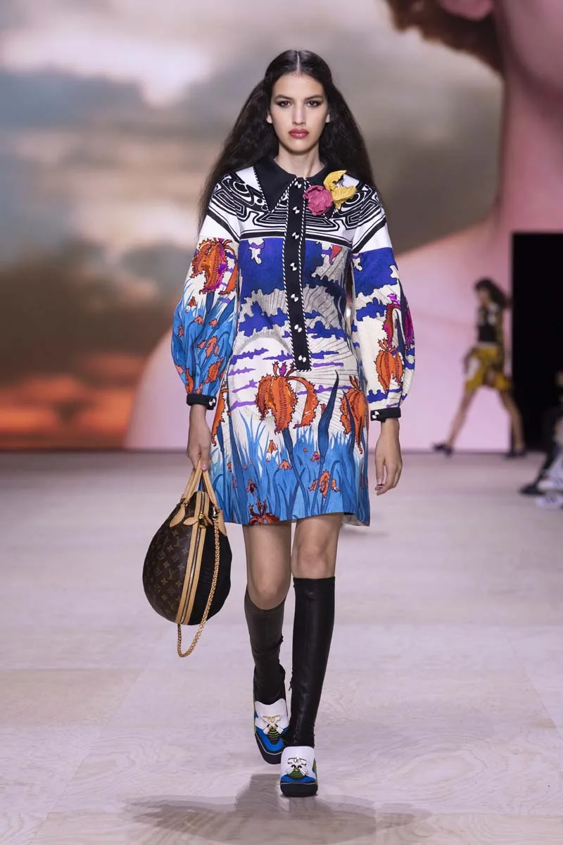 trang phục họa tiết xuân hè louis vuitton