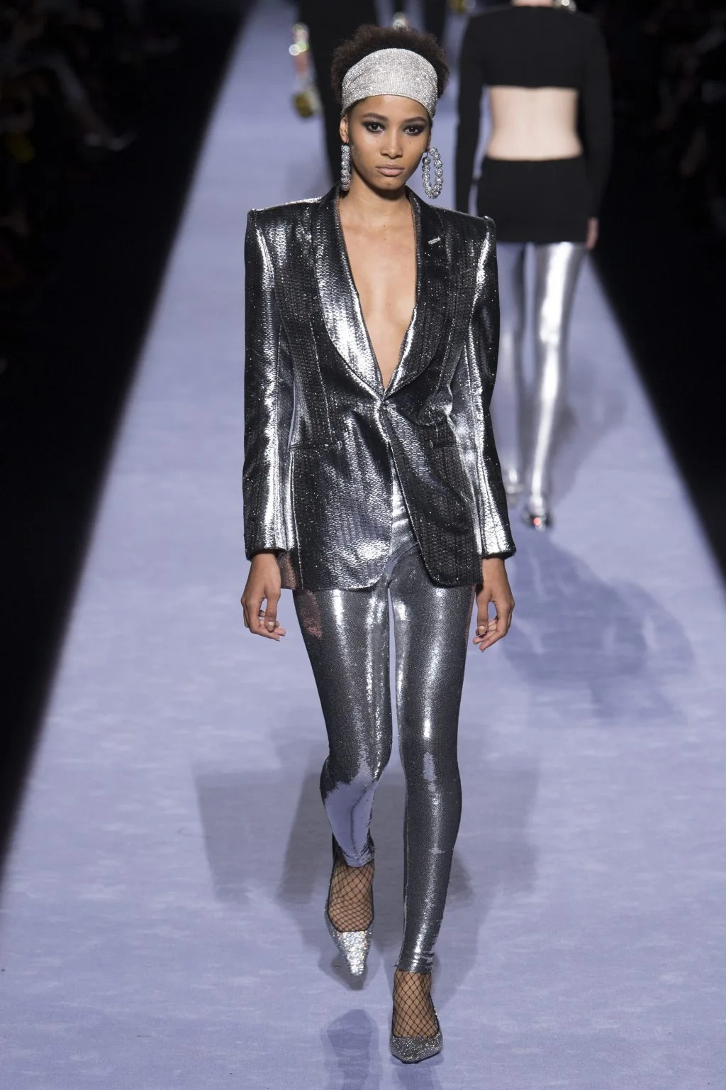 Thương hiệu Tom Ford Ready-to-wear Thu 2018: Thời đại hoàng kim thập niên 80 Thương hiệu Tom Ford Ready-to-wear Thu 2018: Thời đại hoàng kim thập niên 80