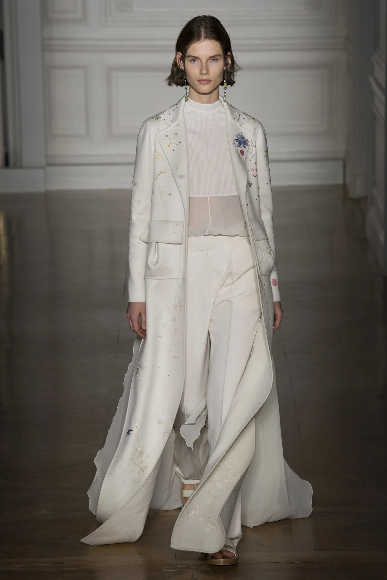 Những BST nổi bật tại tuần lễ Haute Couture Xuân-Hè 2017 - ELLE VN