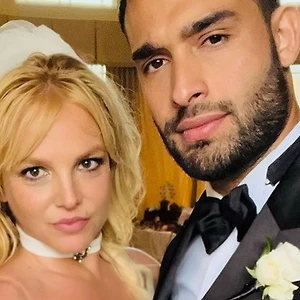 Giải nghĩa phong cách trang điểm tại đám cưới thế kỷ của “công chúa nhạc Pop” Britney Spears