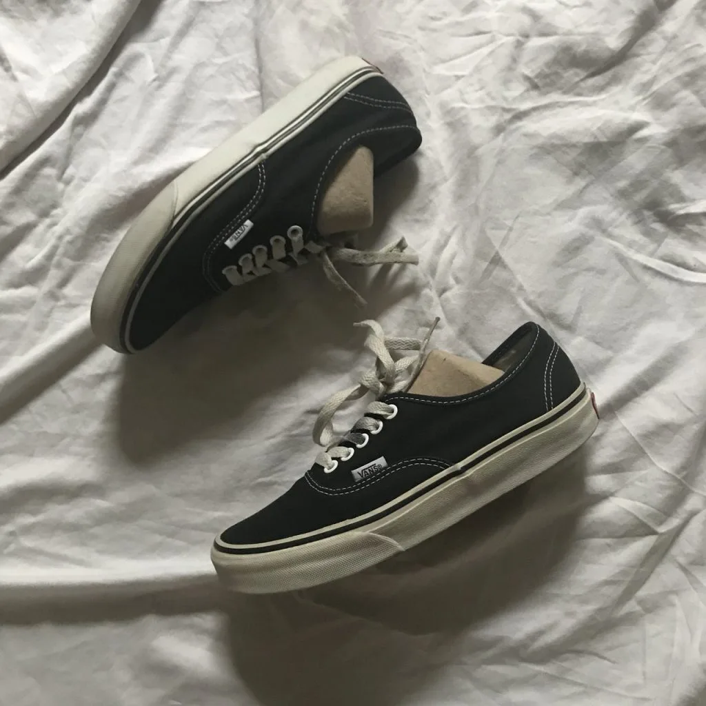 giày vans màu đen