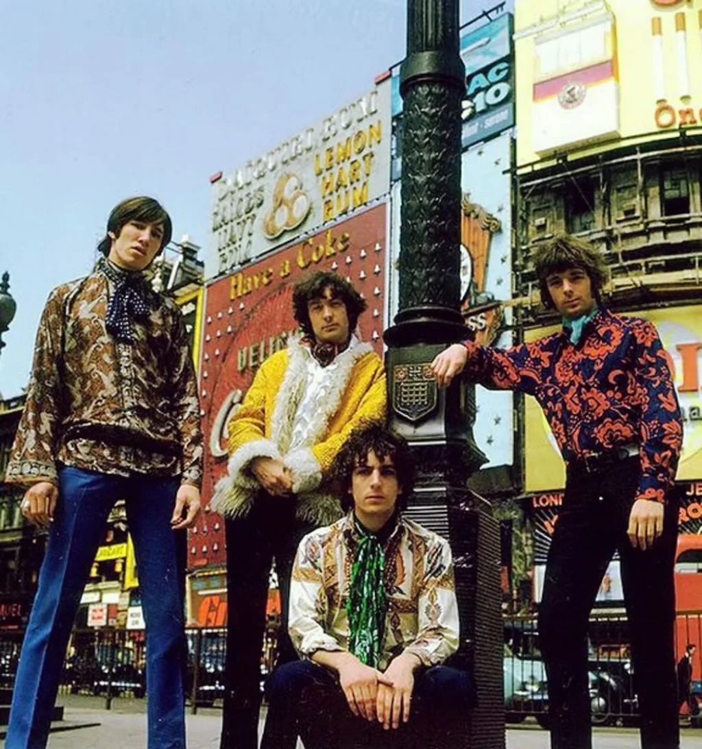 Pink Floyd Piccadilly Circus London 1967.